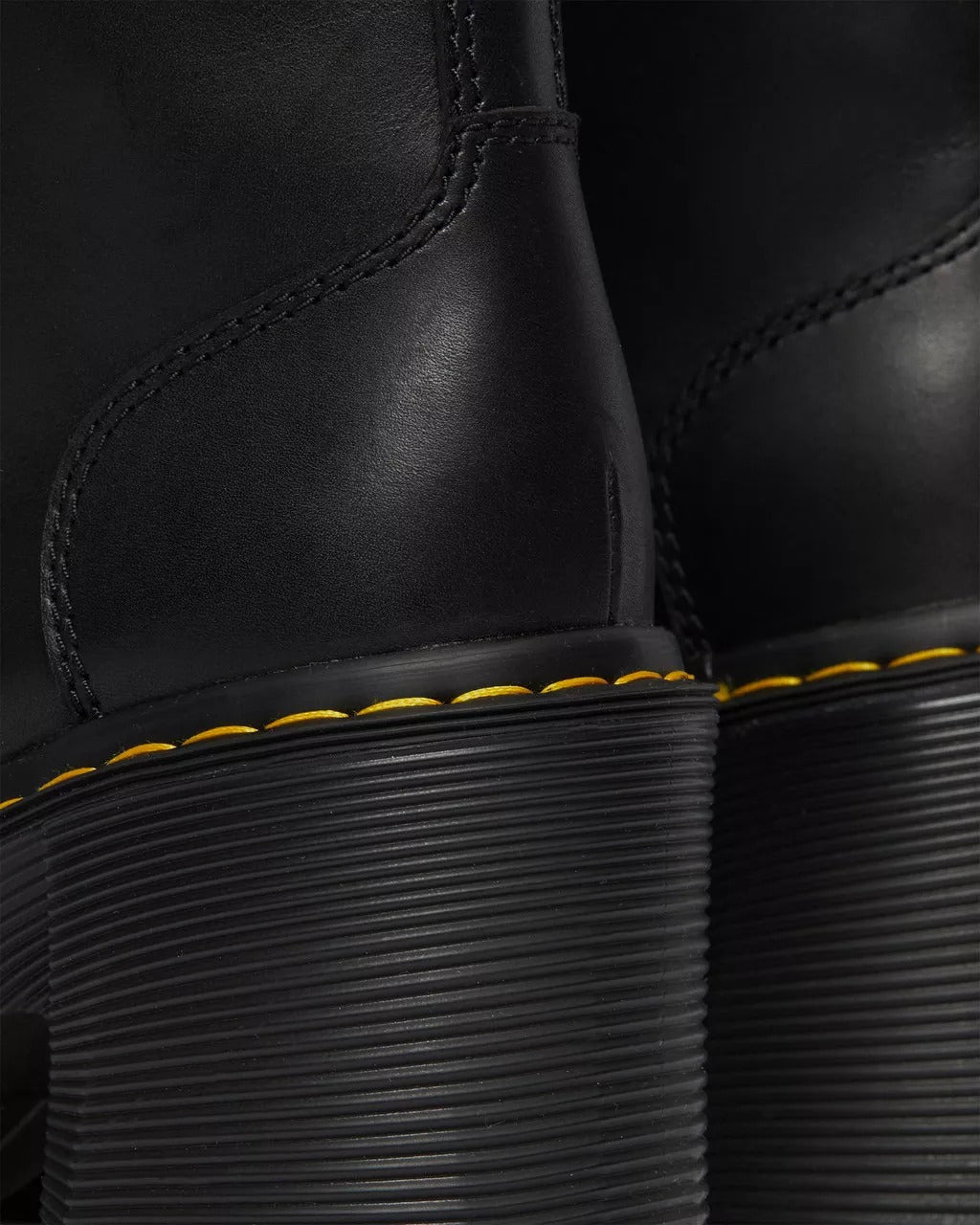 *SCARPE DR.MARTENS da Donna - nero CHESNEY-26701001NERO